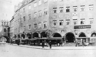  – Marienplatz mit den finsteren Bögen