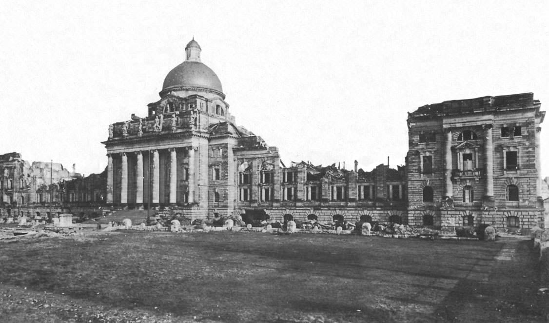 Zerstörtes Armeemuseum