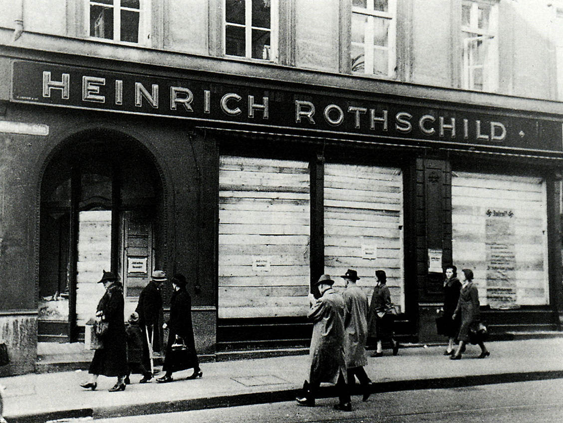 Rothschild mit vernagelten Schaufenstern