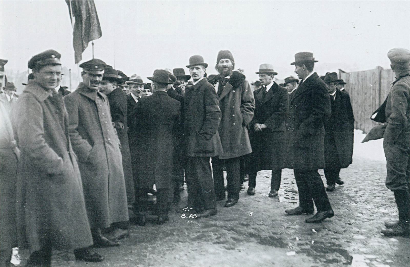 Gustav Landauer und Erich Mühsam als Teilnehmer der Rätedemonstration
