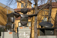 Ernst Max - Figuren bei der Lenbachvilla – Foto aus München