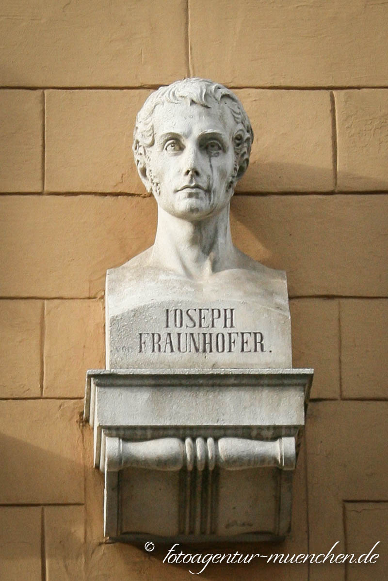 Büste - Joseph Fraunhofer – Denkmal/Kunstwerk in München