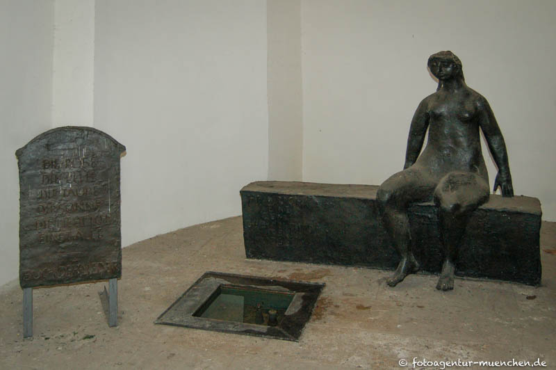 Heinrich-Heine-Brunnen – Denkmal/Kunstwerk in München