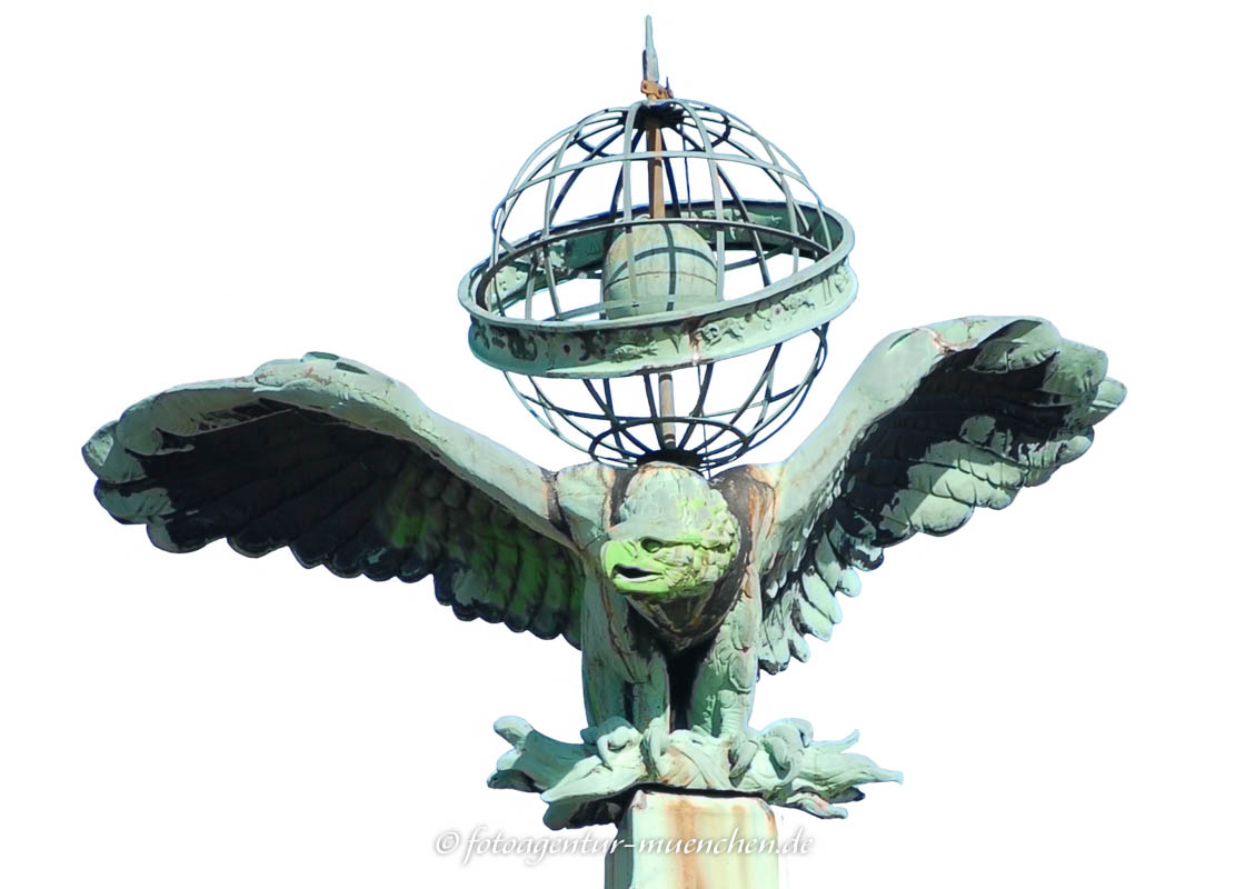 Adler (Theresiengymnasium) – Denkmal/Kunstwerk in München