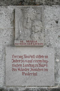 Perathoner Stein /Detail) – Foto aus München