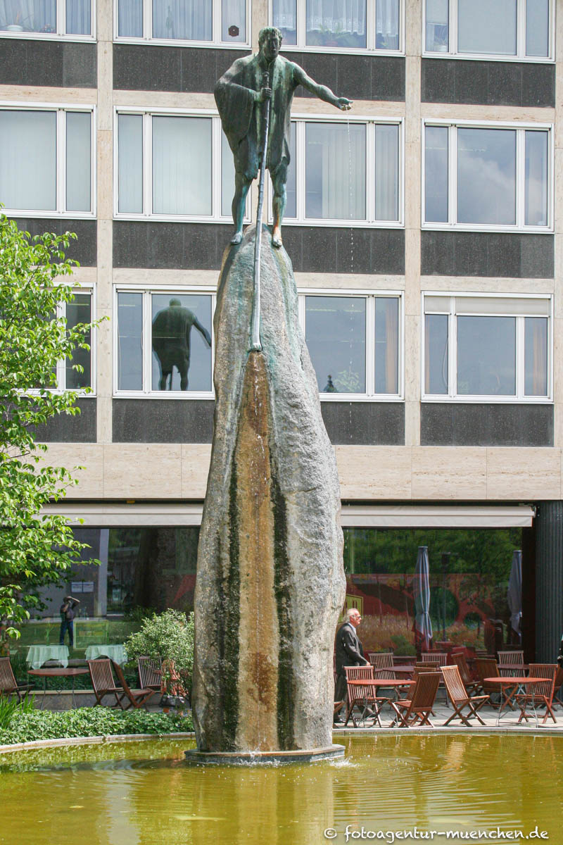 Moses-Brunnen – Denkmal/Kunstwerk in München