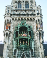 Glockenspiel am Neuen Rathaus – Foto aus München