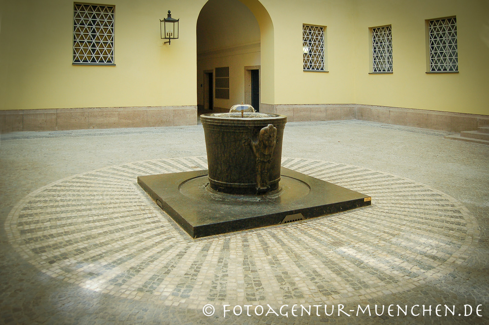 Brunnen im Hof des Innenministeriums