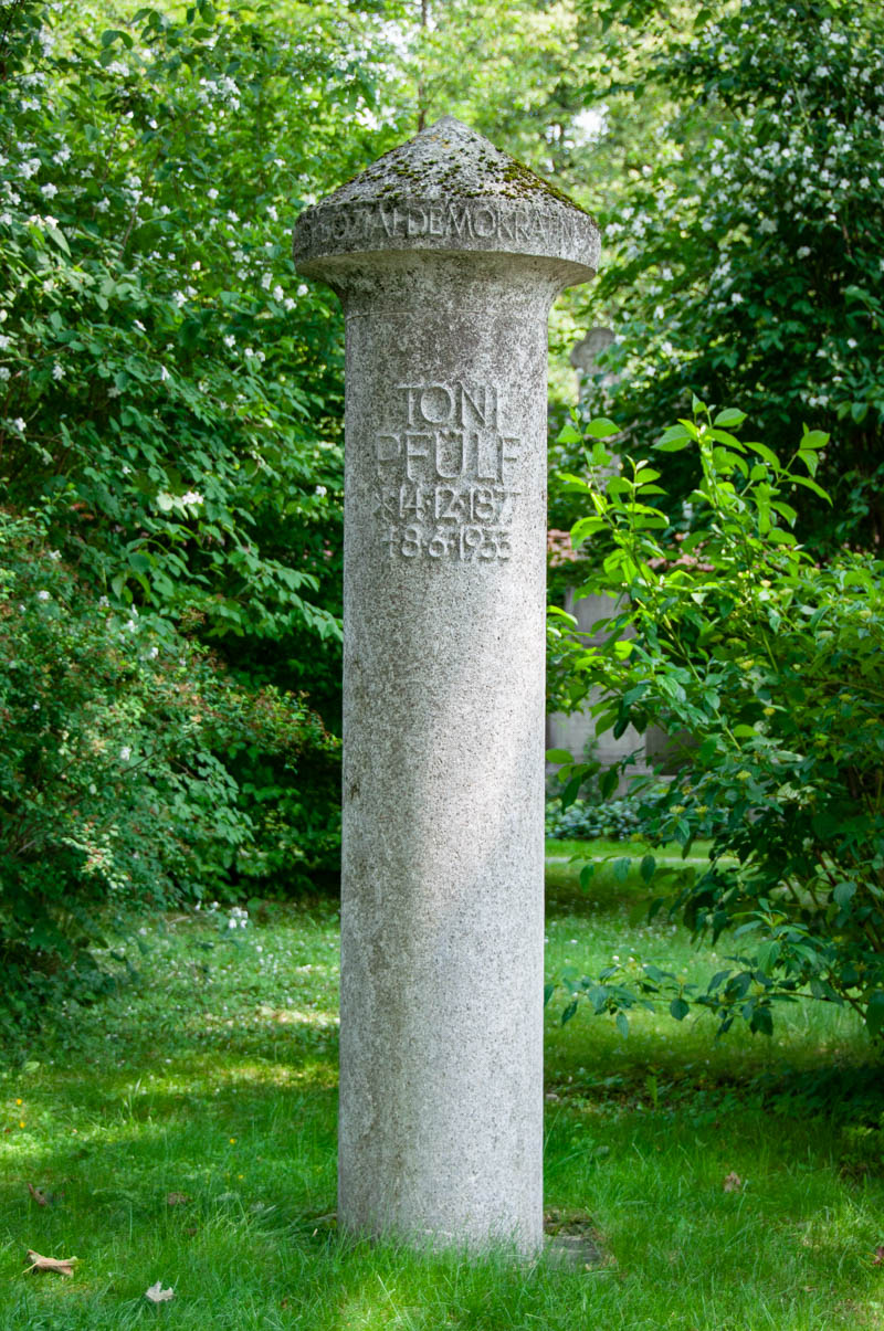 Pfülf Toni
