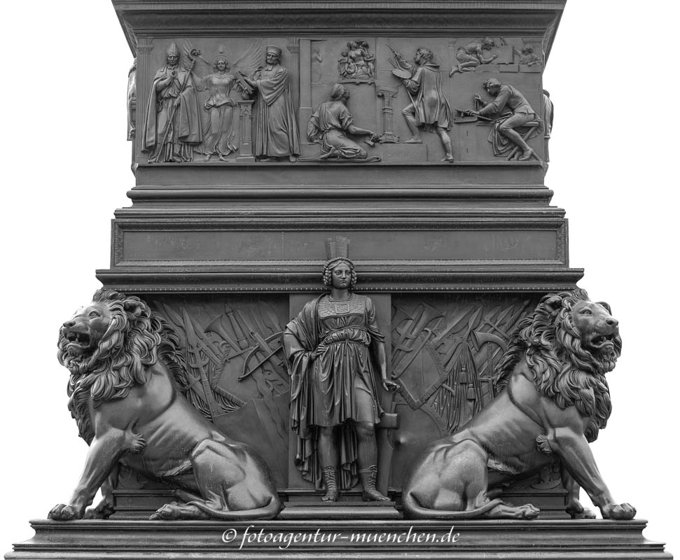 Max-Joseph-Denkmal - Nordseite