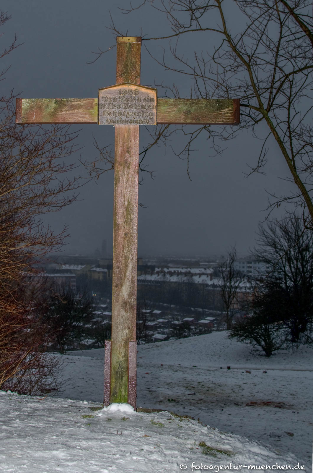 Gedenkkreuz für die Luftkriegsopfer