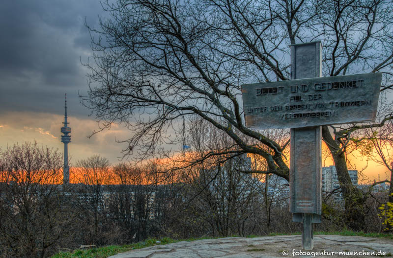 Friedensmahnmal, Schwabinger Schuttberg – Denkmal/Kunstwerk in München