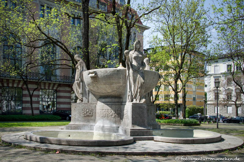 Nornenbrunnen – Denkmal/Kunstwerk in München