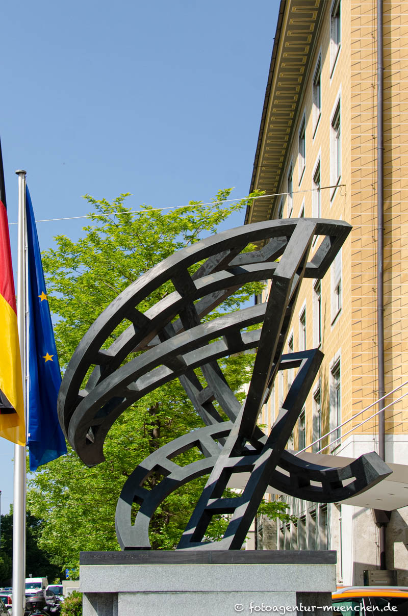 Vernetzungen – Denkmal/Kunstwerk in München