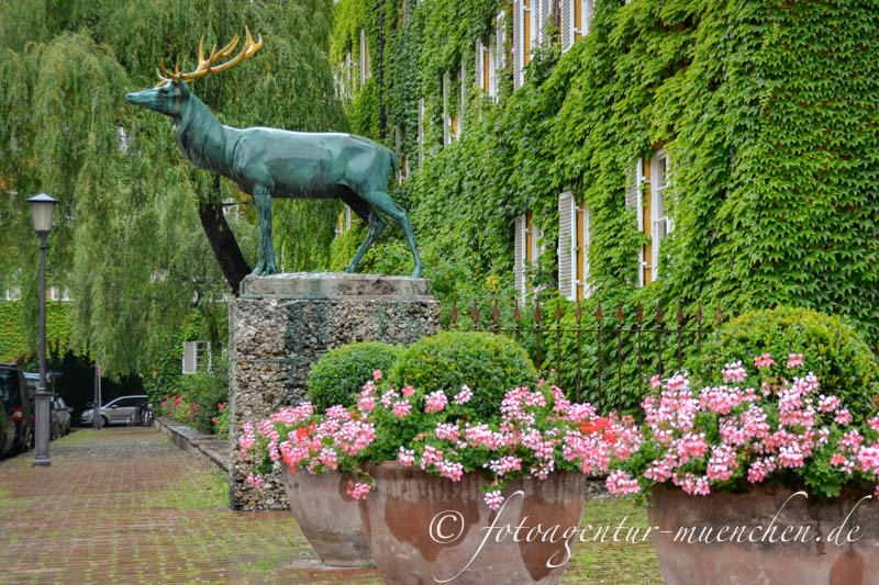 Hirsch – Denkmal/Kunstwerk in München