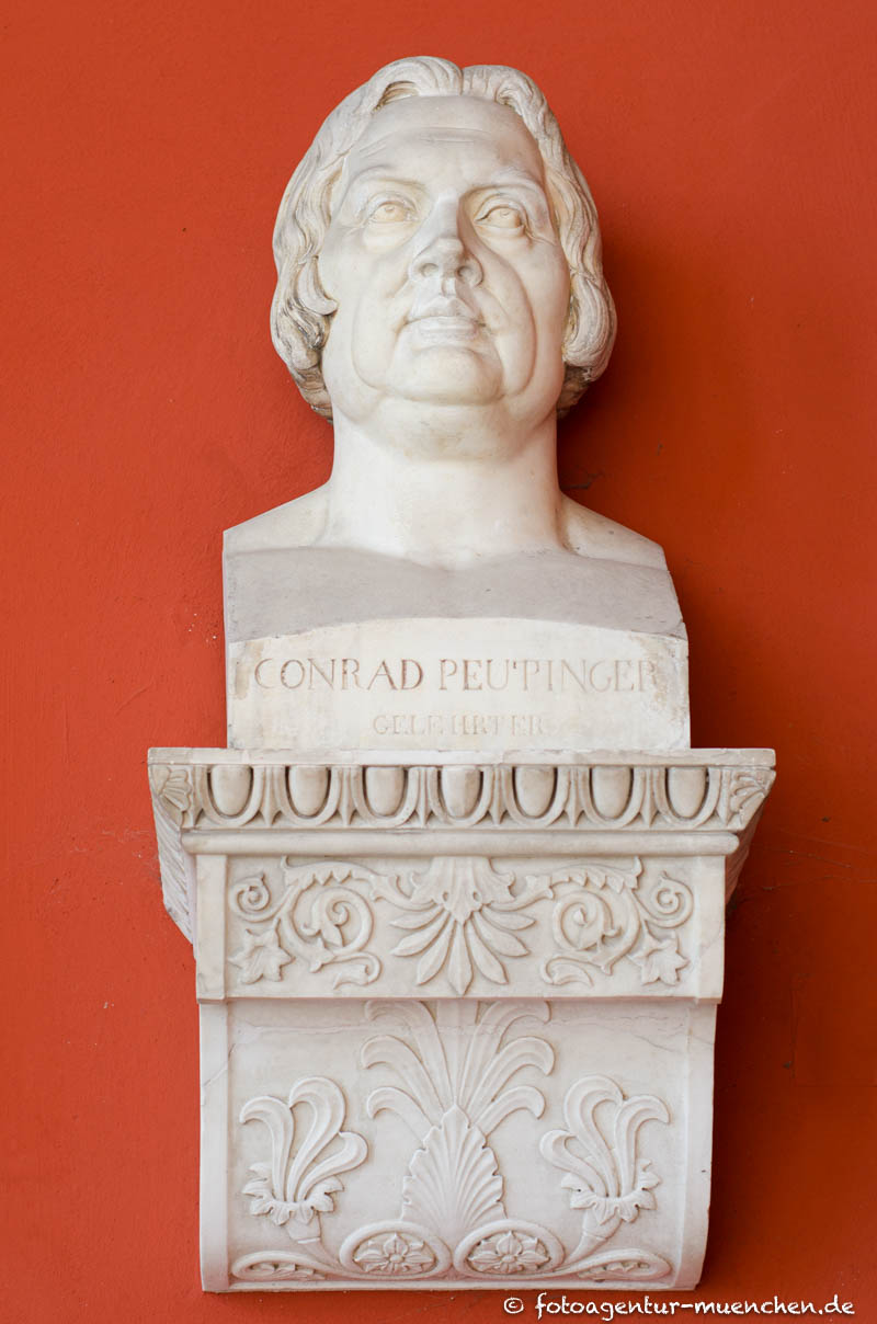 Konrad Peutinger – Denkmal/Kunstwerk in München