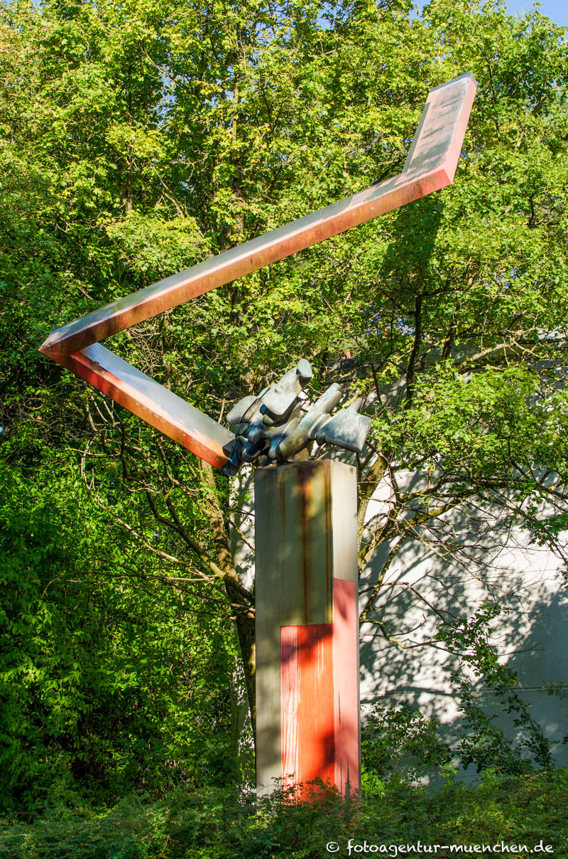 Feuervogel – Denkmal/Kunstwerk in München