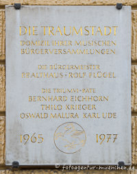 Gedenktafel Traumstadt Schwabing – Foto aus München