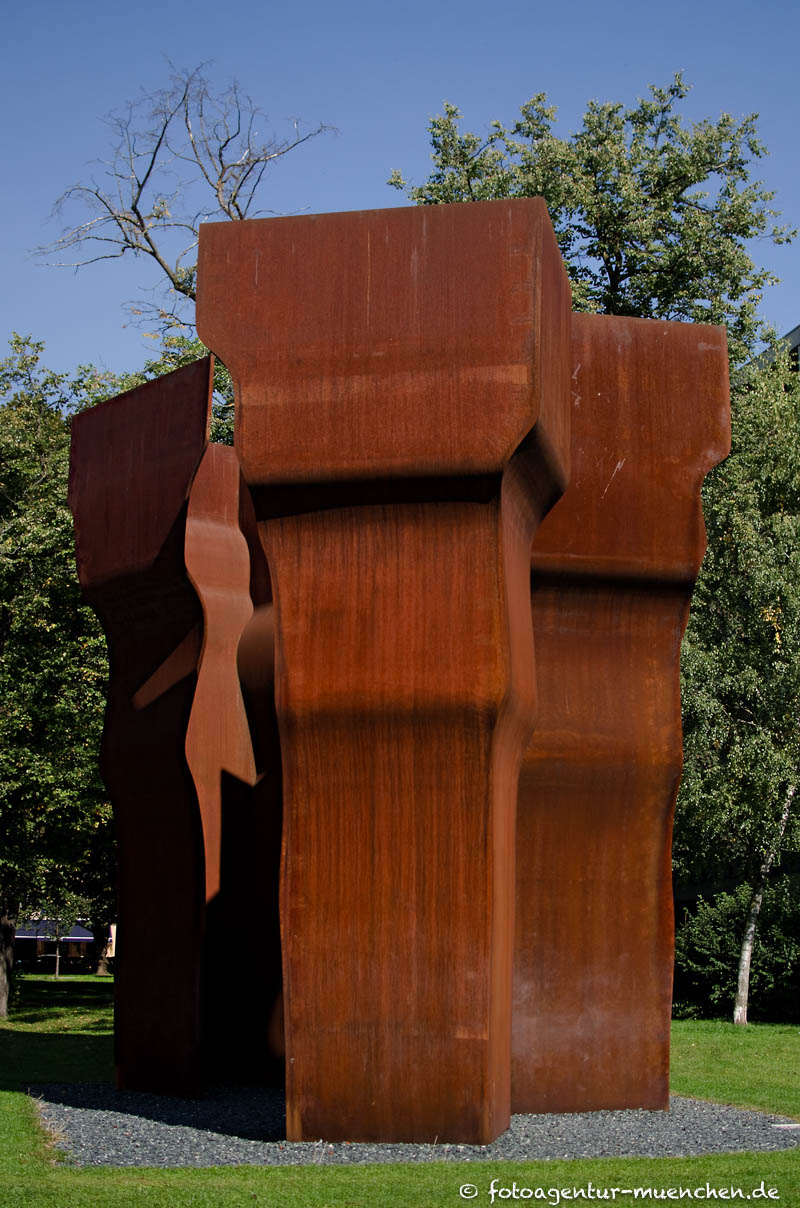 Buscando la Luz – Denkmal/Kunstwerk in München