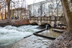 Eisbachwelle – Foto aus München