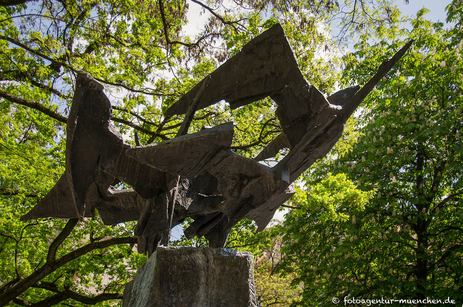 Auffliegende-Vögel-Brunnen