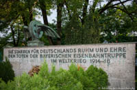 Denkmal für die Gefallenen der Bayerischen Eisenbahntruppe – Foto aus München