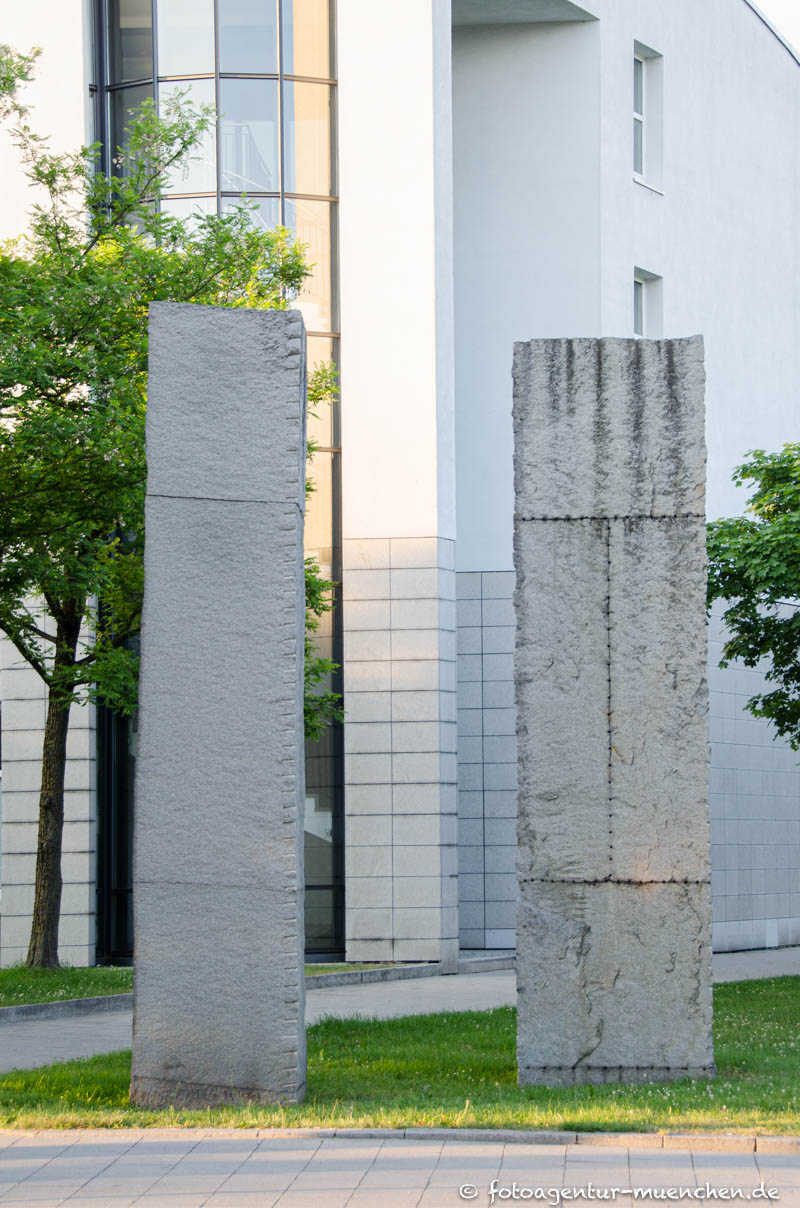 Stelen – Denkmal/Kunstwerk in München