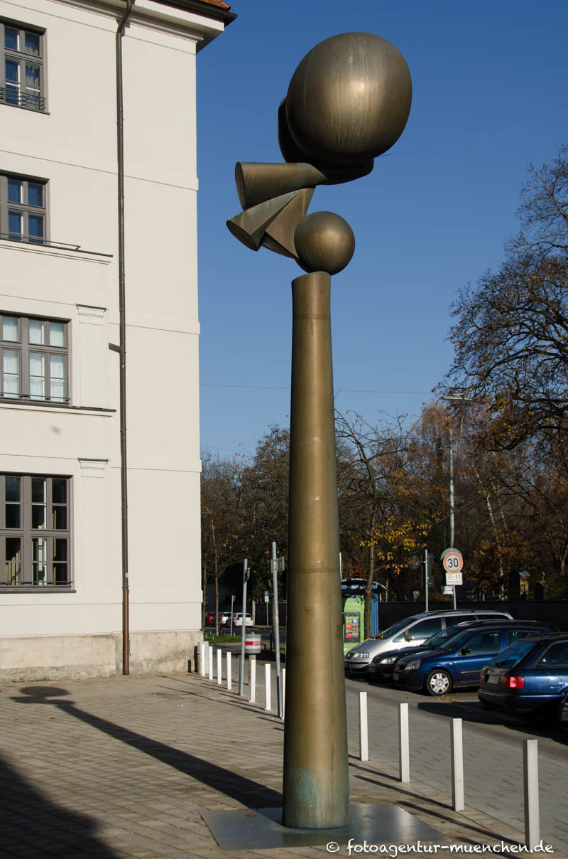Große Flora V – Denkmal/Kunstwerk in München