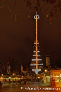Maibaum am Viktualienmarkt – Foto aus München