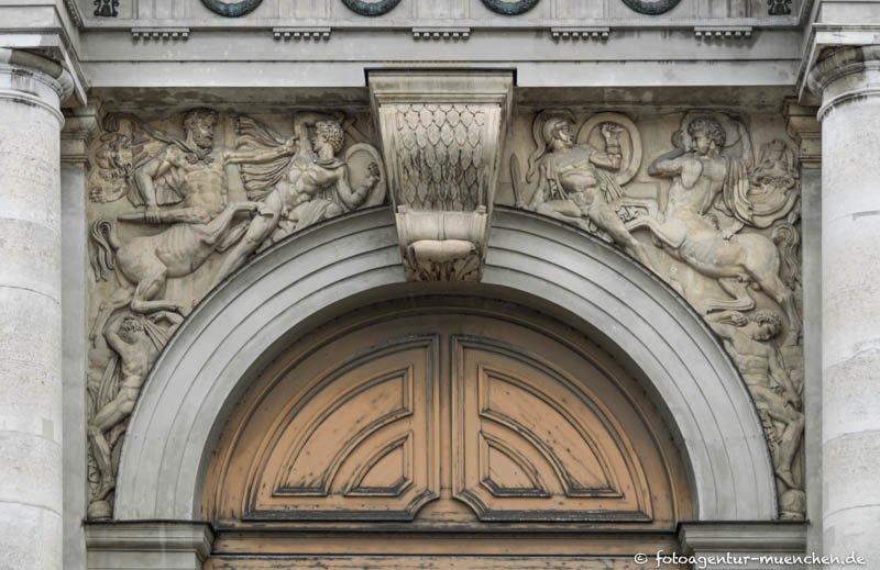 Kampf der zentauren – Denkmal/Kunstwerk in München