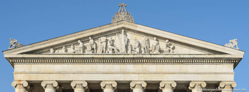 Südgiebel – Denkmal/Kunstwerk in München