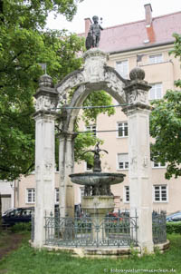Reiher-Brunnen – Foto aus München