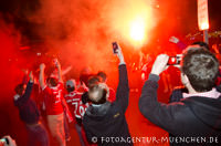FC Bayern-Fans feiern in der Leopoldstraße – Foto aus München