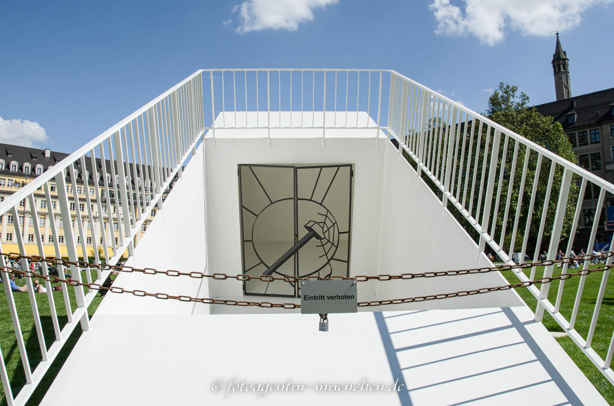 METRO-Net Transportable Subway Entrance – Denkmal/Kunstwerk in München