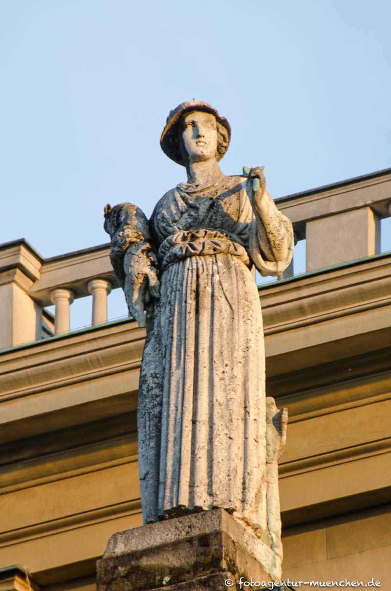 Allegorie für Oberbayern (Schäferin) – Denkmal/Kunstwerk in München