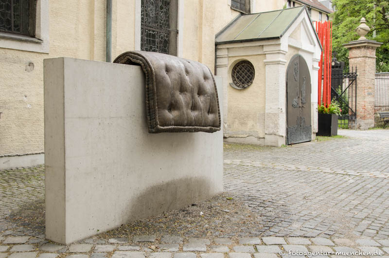 Waterfall – Denkmal/Kunstwerk in München