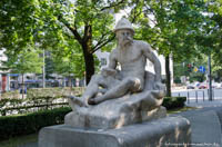  - Brunnen - Orleansplatz
