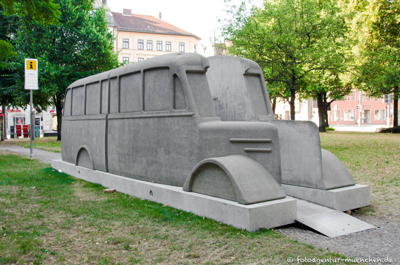 Denkmal der grauen Busse – Denkmal/Kunstwerk in München