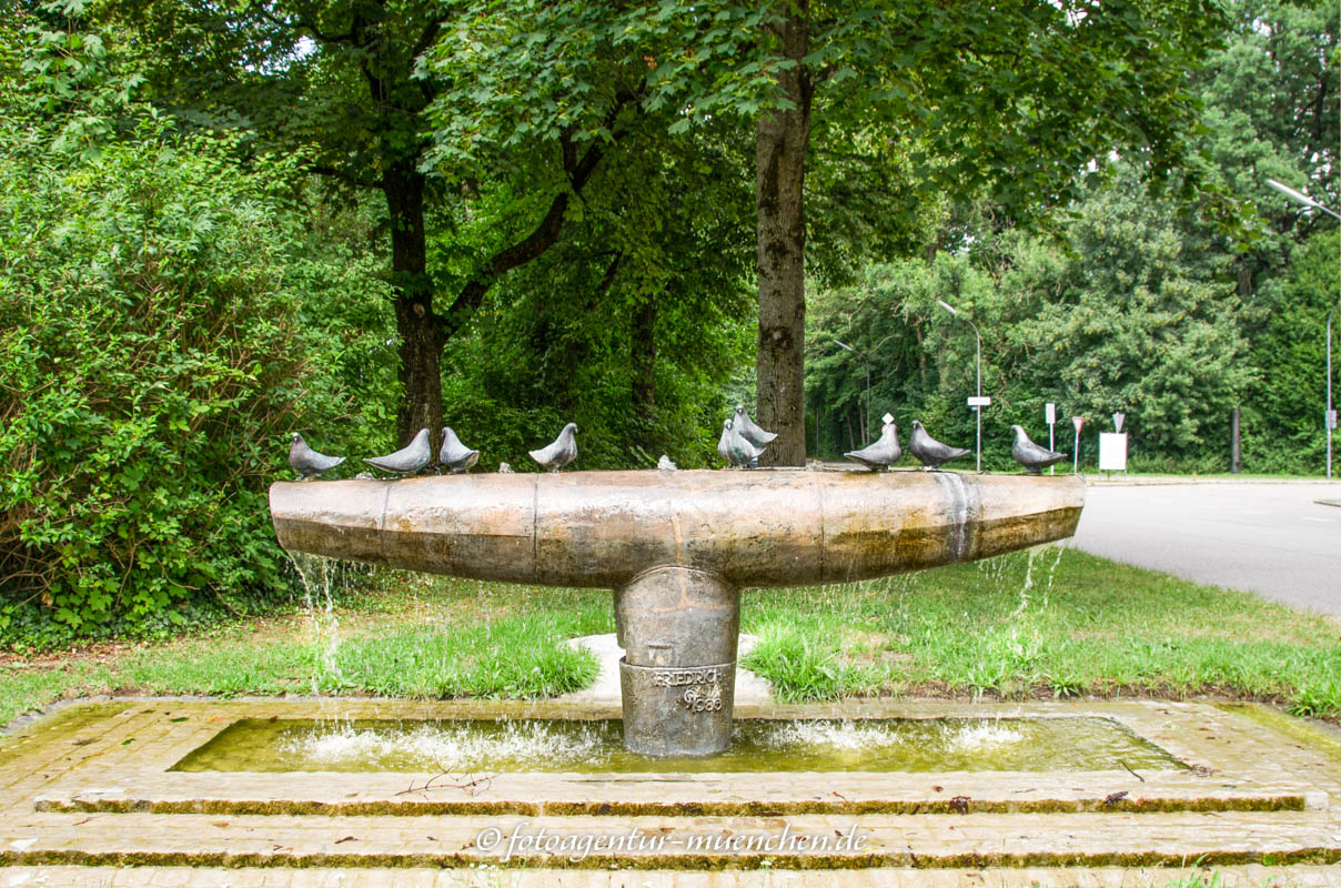 Taubenbrunnen (Gräf-Brunnen) – Denkmal/Kunstwerk in München