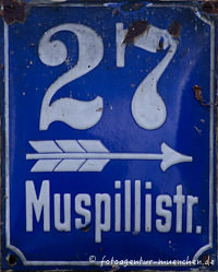 Hausnummer - Muspillistraße – Foto aus München