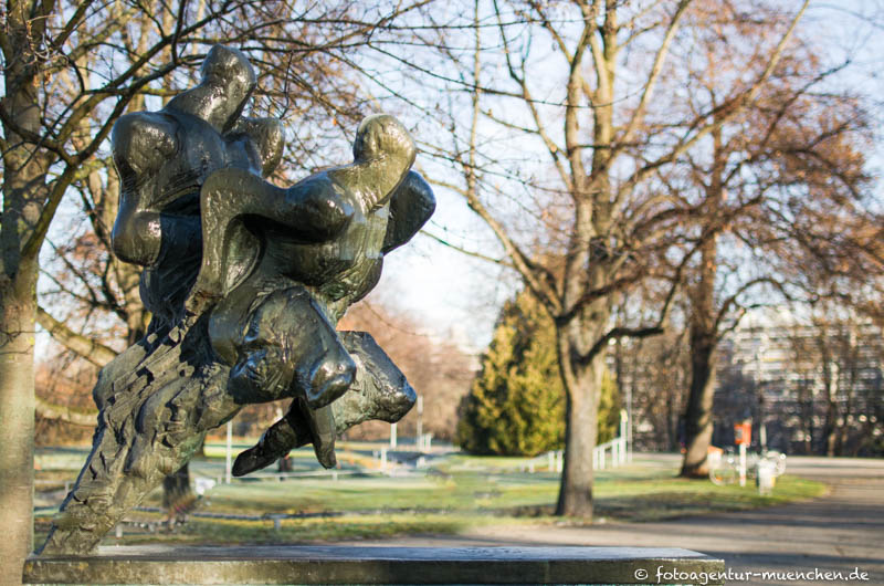 Bronzestatue zur Olympiade 1972 – Denkmal/Kunstwerk in München