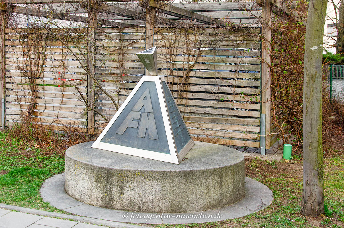 AFN-Memorial-Pyramid – Denkmal/Kunstwerk in München