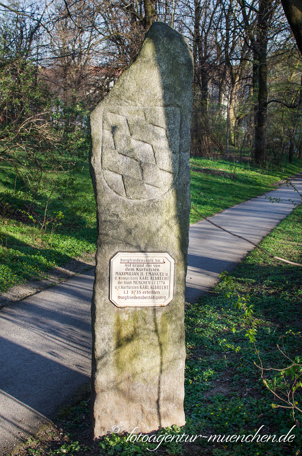 Burgfriedensäule - Theresienhöhe