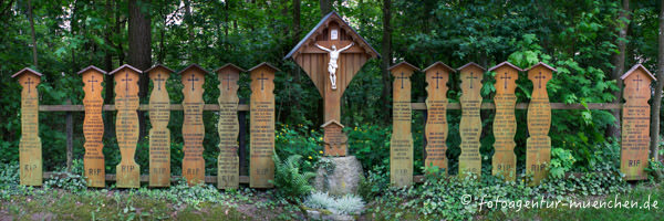 Totenbretter am Bogner Berg