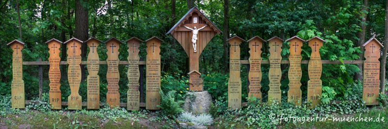 Totenbretter am Bogner Berg