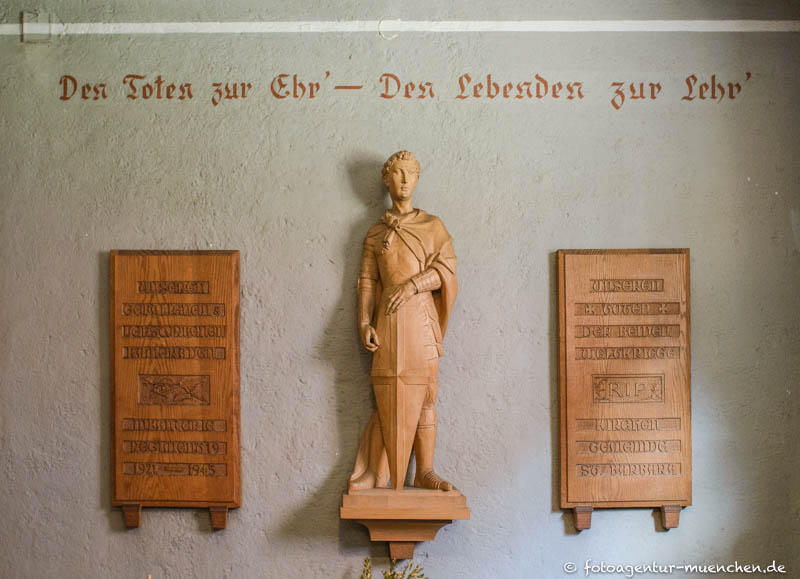 Kriegerdenkmal - St. Barbara – Denkmal/Kunstwerk in München