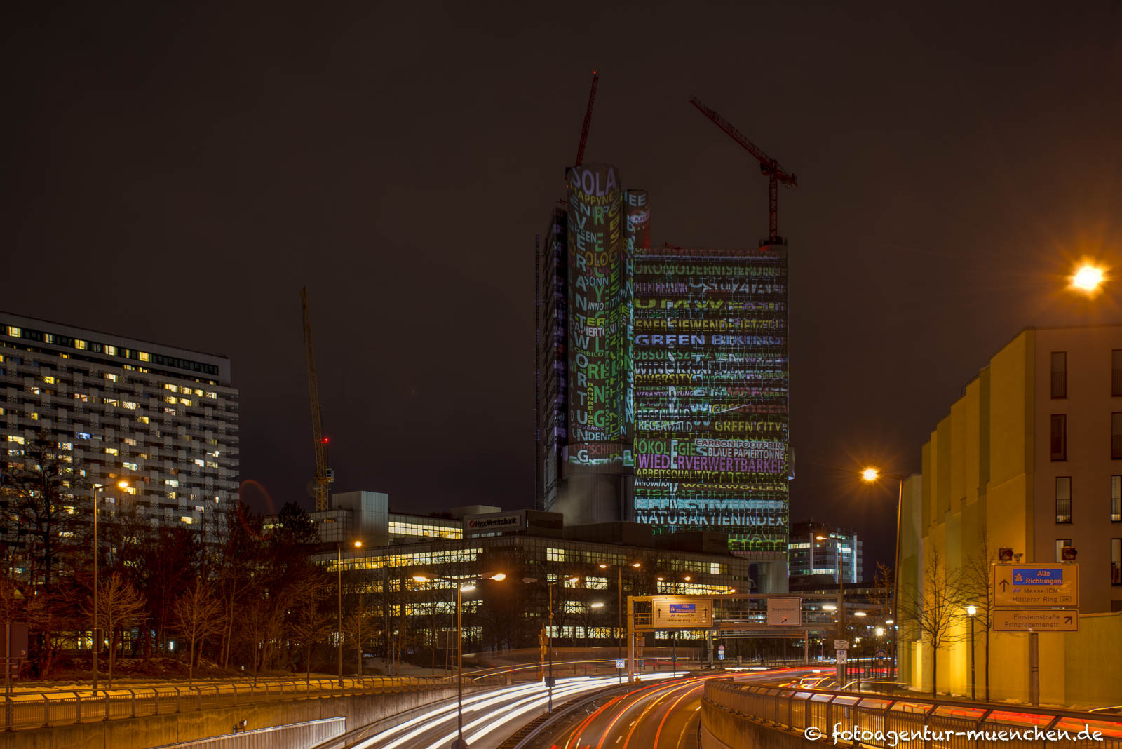 Lichtkunst am Hypo-Hochhaus