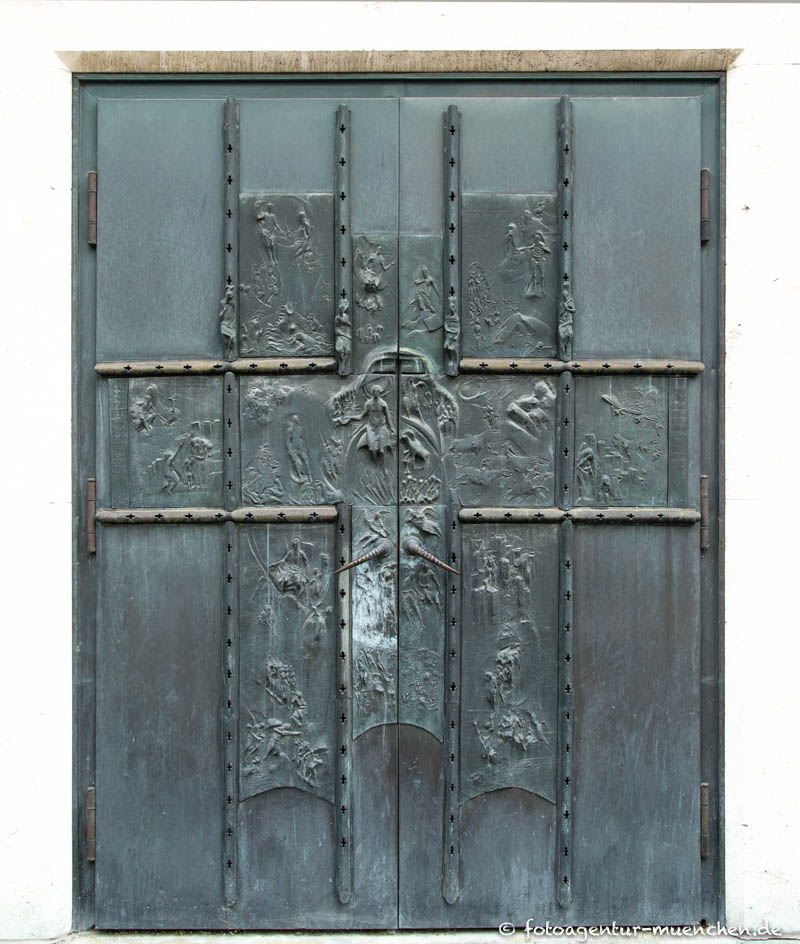 Bronzeportal des Angerklosters