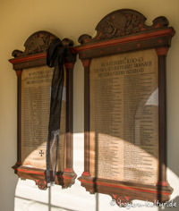 Kriegergedenktafeln in Moossach