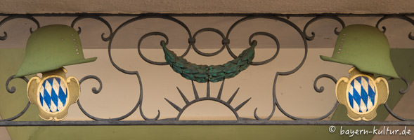 Kriegerdenkmal Detail Neustift (Freising)